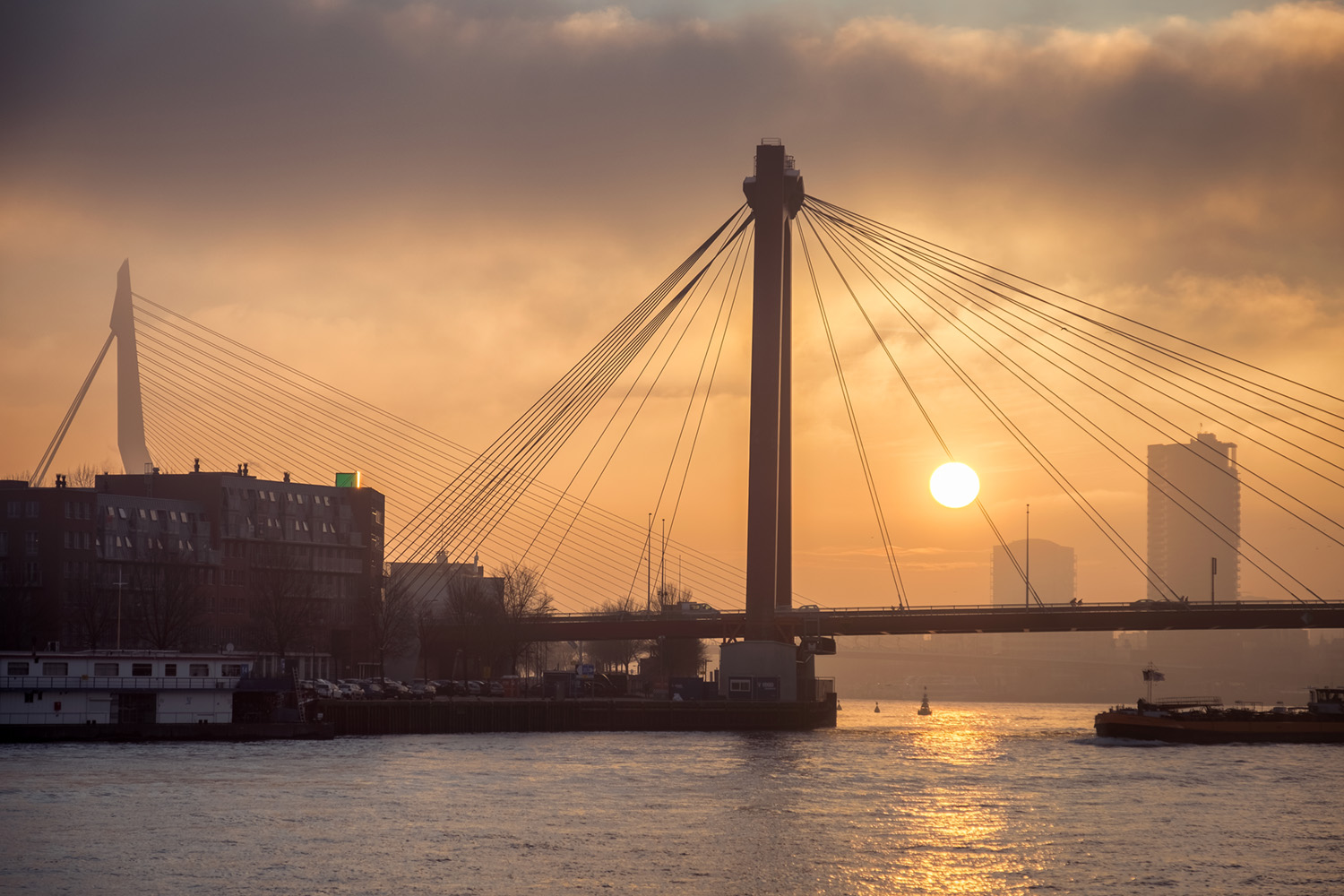 foto-rotterdam-zonderondergang-willemsbrug-bestellen-fotokalender-april-2018 Mooiste foto van Rotterdam bestellen